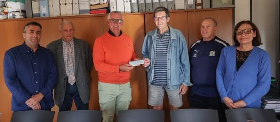 Ce lundi 29 septembre, des membres de l’Amicale des arbitres de la Côte d’Opale ont remis, comme chaque année, un chèque de 200€ au CCAS Saint Martin Boulogne.